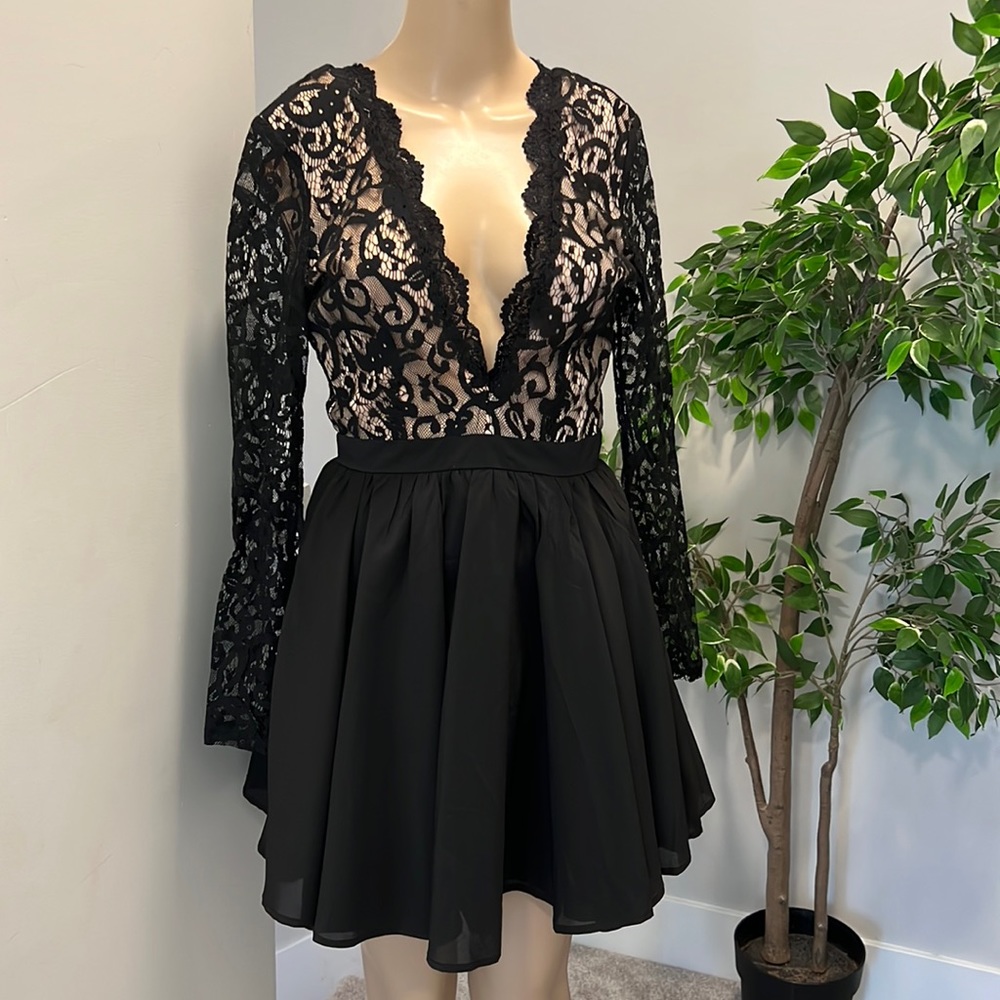 Missguided pleated skater dress with lace in black size US8